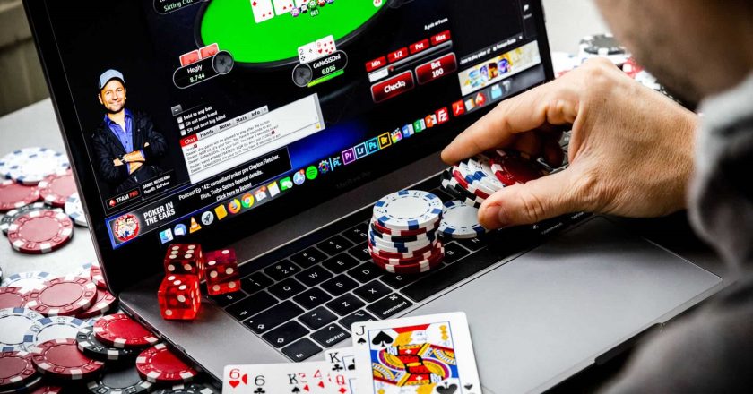 Poker Online Pros: Tales of Triumph and Strategy